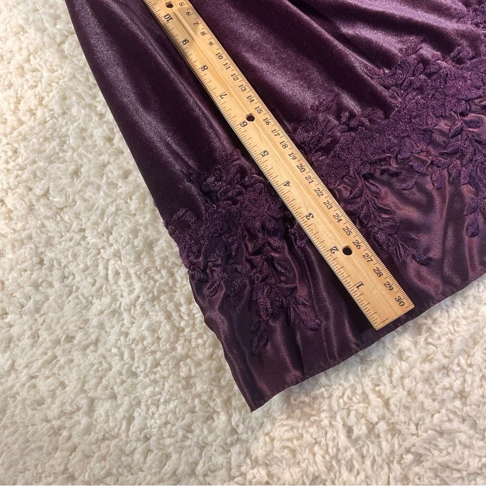Dentelle Vintage Plum Satin & Velvet Robe + Matching Nightgown Set Romantic Luxe - Picture 13 of 13